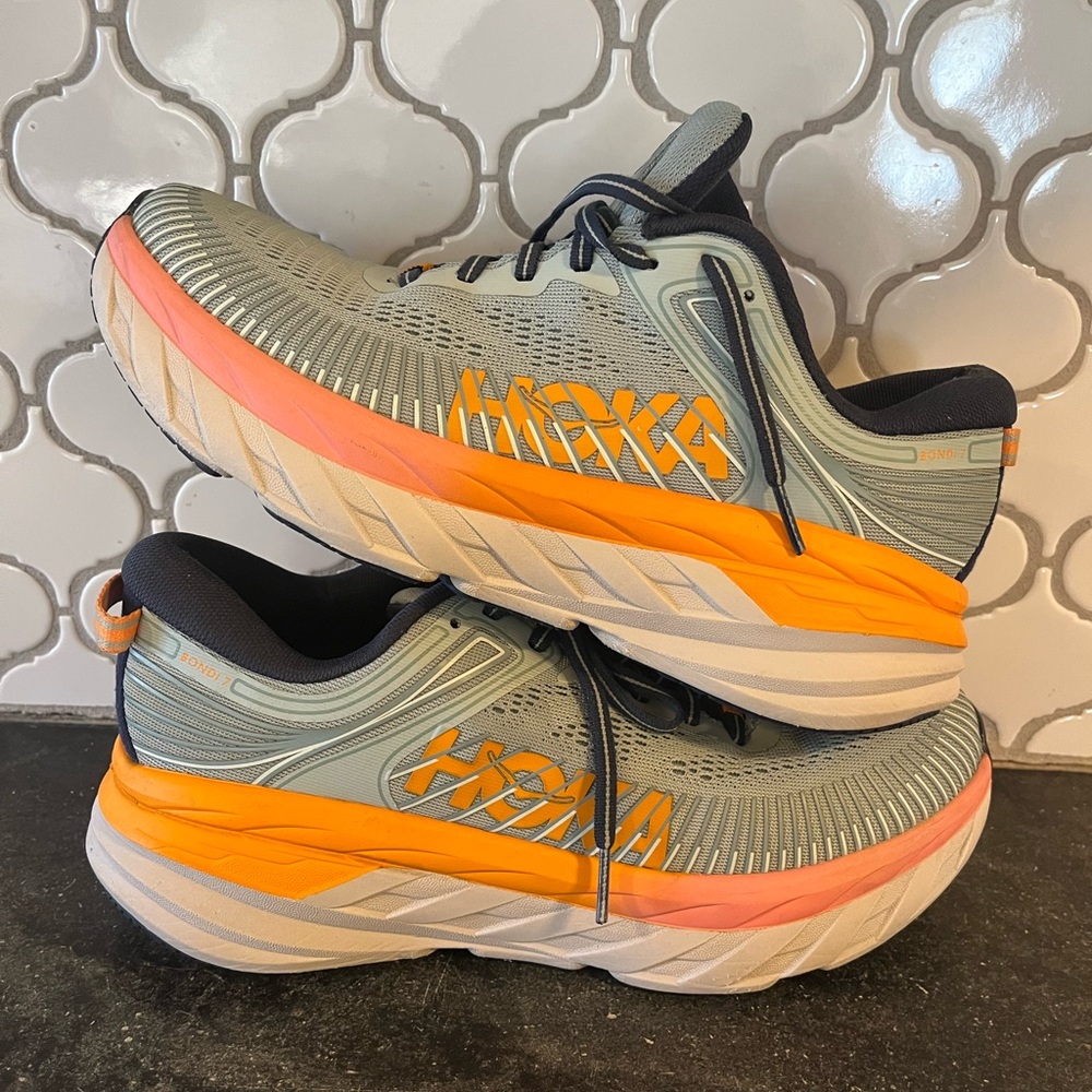 HOKA ONE ONE BONDI 7 size 9 shoe